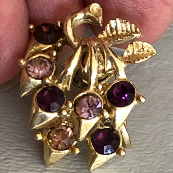 Vintage Flower Coro Clip Earrings - Picture 2 of 3